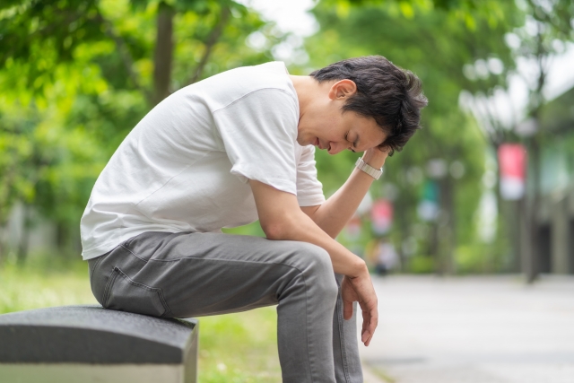 30代独身男が「人生疲れた」と感じる主な理由